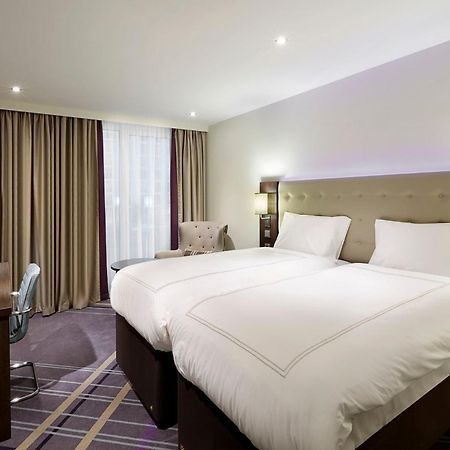 Premier Inn Frankfurt Messe Frankfurt am Main Exteriör bild