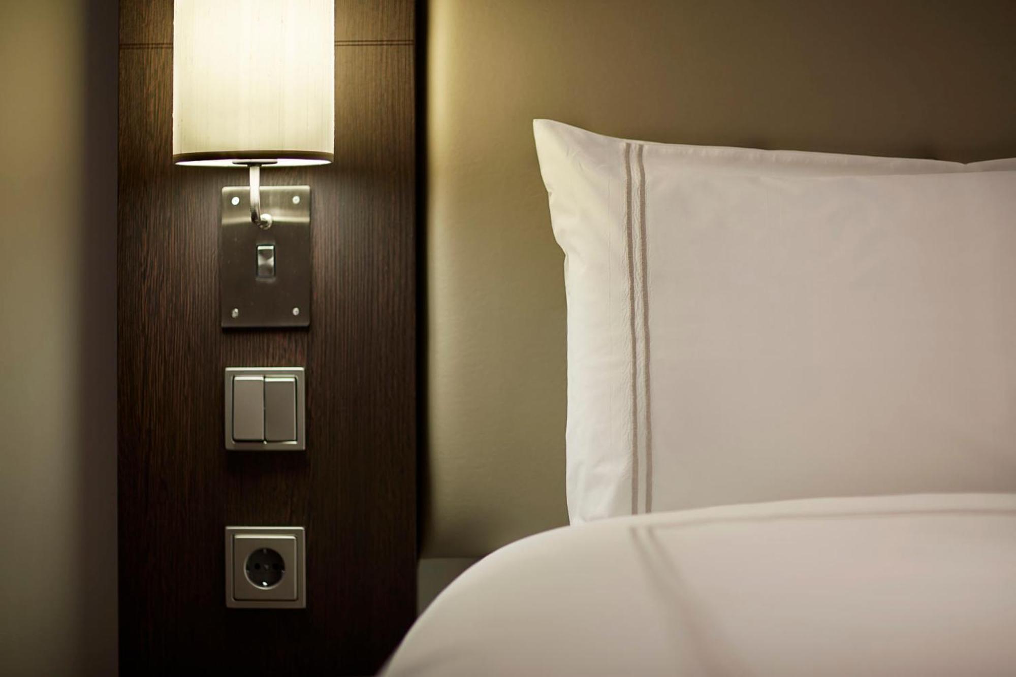 Premier Inn Frankfurt Messe Frankfurt am Main Exteriör bild