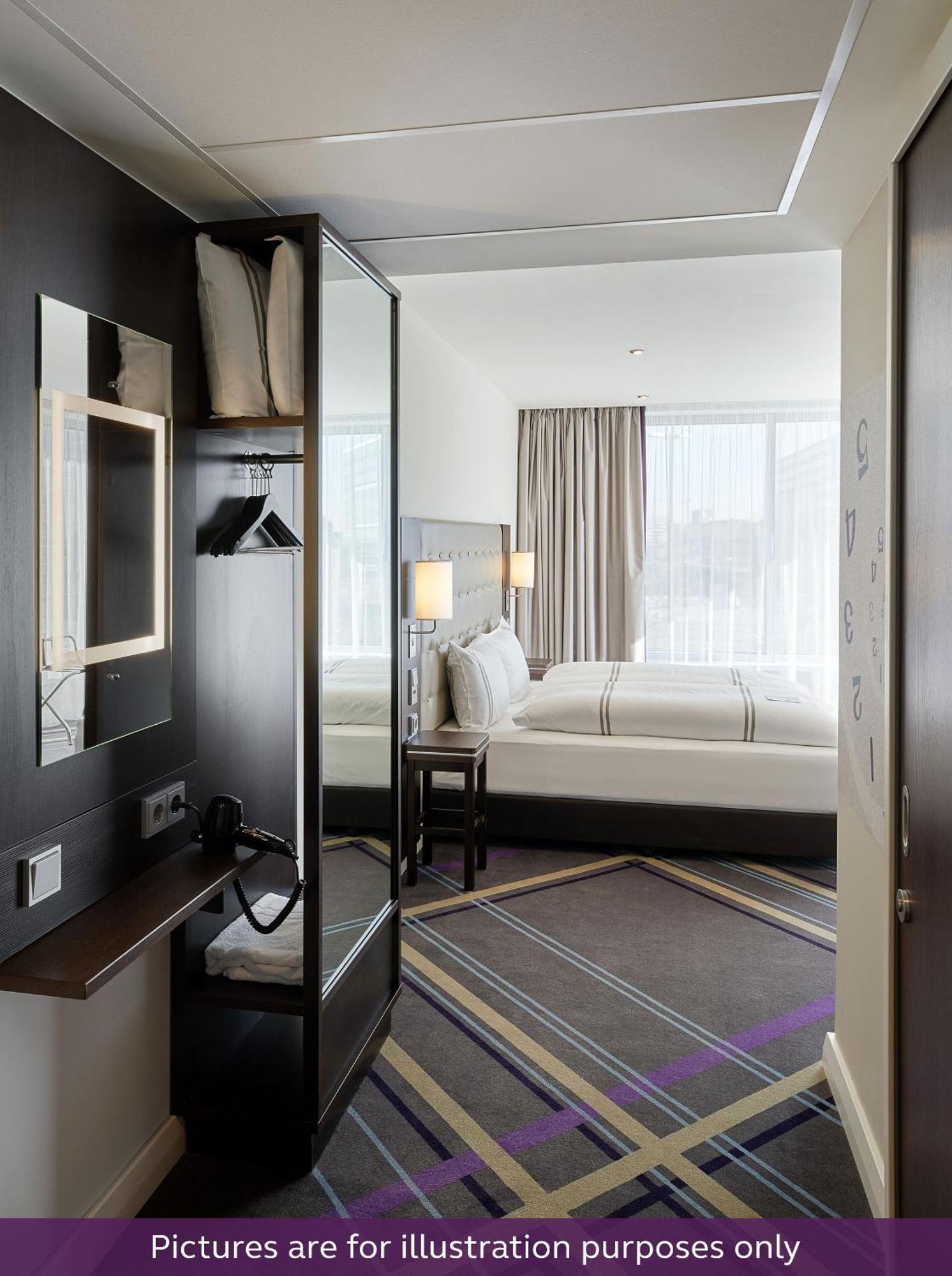 Premier Inn Frankfurt Messe Frankfurt am Main Exteriör bild